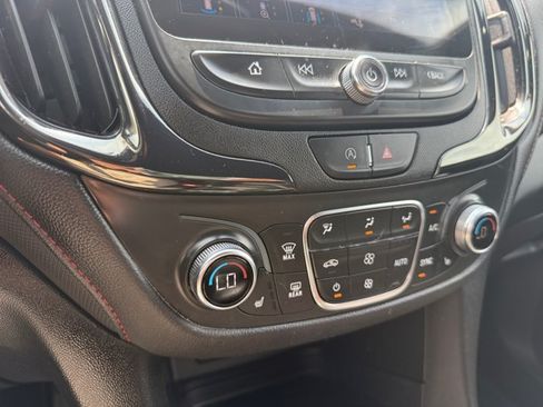Used 2022 Chevrolet Equinox RS w/ Infotainment Package AWD/4WD image 21