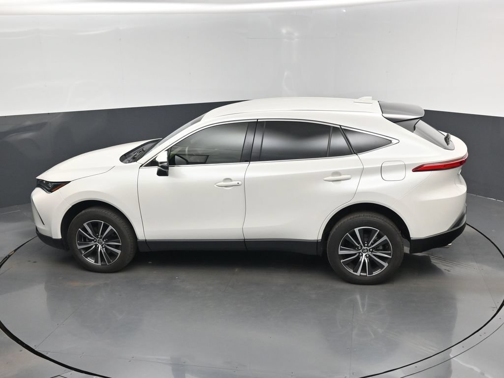 Used 2022 Toyota Venza LE AWD/4WD image 14