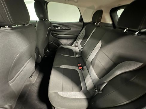Used 2025 Chevrolet TrailBlazer LS w/ LS Convenience Package FWD image 16