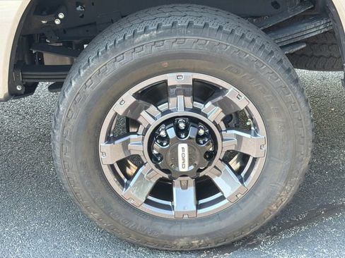 Used 2024 Ford F250 Lariat w/ Lariat Ultimate Package AWD/4WD image 22