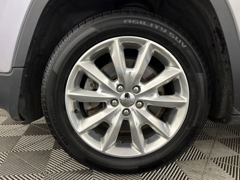 Used 2016 Jeep Cherokee Limited image 22