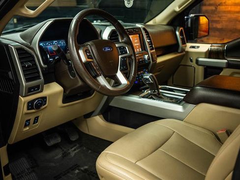 Used 2018 Ford F150 Lariat w/ Equipment Group 502A Luxury AWD/4WD image 8