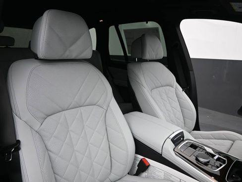 New 2026 BMW X5 sDrive40i w/ Climate Comfort Package RWD image 22