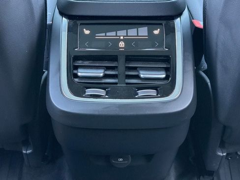 Used 2024 Volvo XC90 B5 Plus image 13