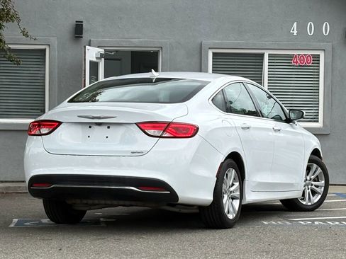Used 2016 Chrysler 200 Limited w/ Convenience Group FWD image 5