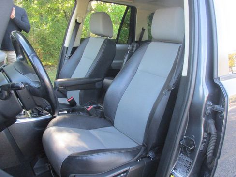 Used 2010 Land Rover LR2 HSE image 50