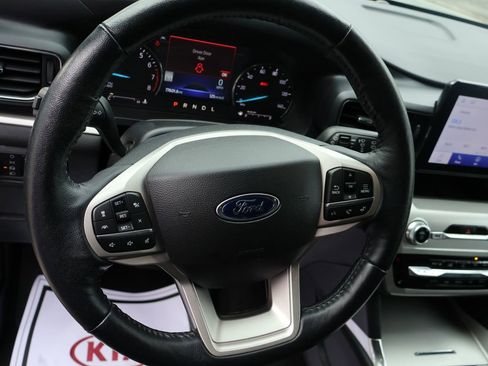 Used 2022 Ford Explorer XLT w/ Equipment Group 202A AWD/4WD image 27