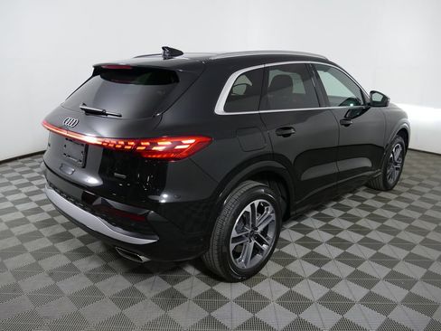 Certified 2025 Audi Q5 Premium w/ Convenience Package AWD/4WD image 3