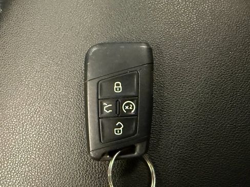 Used 2020 Volkswagen Atlas Cross Sport SEL w/ Cross Sport MDO Package image 18