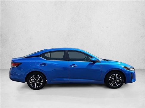 Used 2024 Nissan Sentra SV FWD image 4