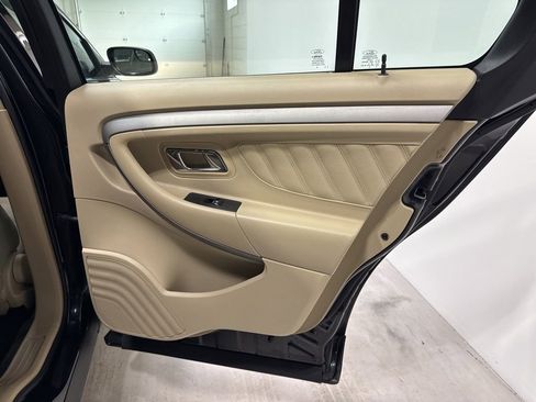 Used 2014 Ford Taurus SE image 34