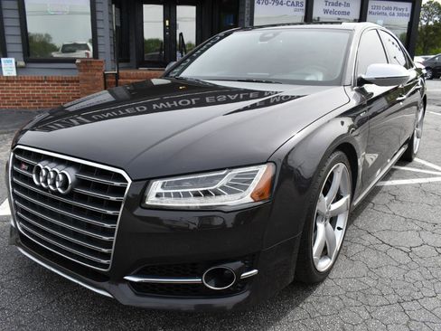 Used 2015 Audi S8 image 2