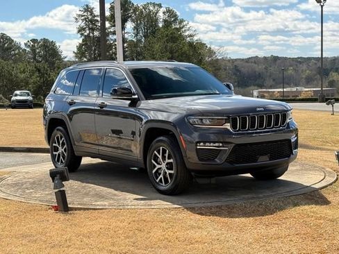 Used 2024 Jeep Grand Cherokee Limited image 9