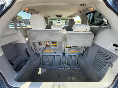 Used 2014 Toyota Sienna LE FWD image 15