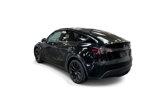 Certified 2023 Tesla Model Y Long Range AWD/4WD image 4