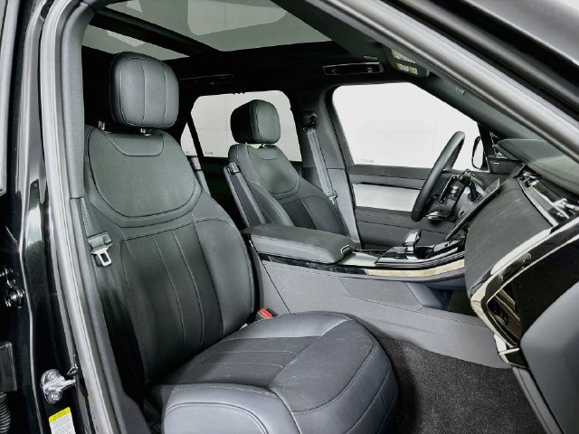 Used 2025 Land Rover Range Rover Sport SE AWD/4WD image 25