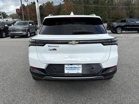 New 2026 Chevrolet Equinox EV LT image 4