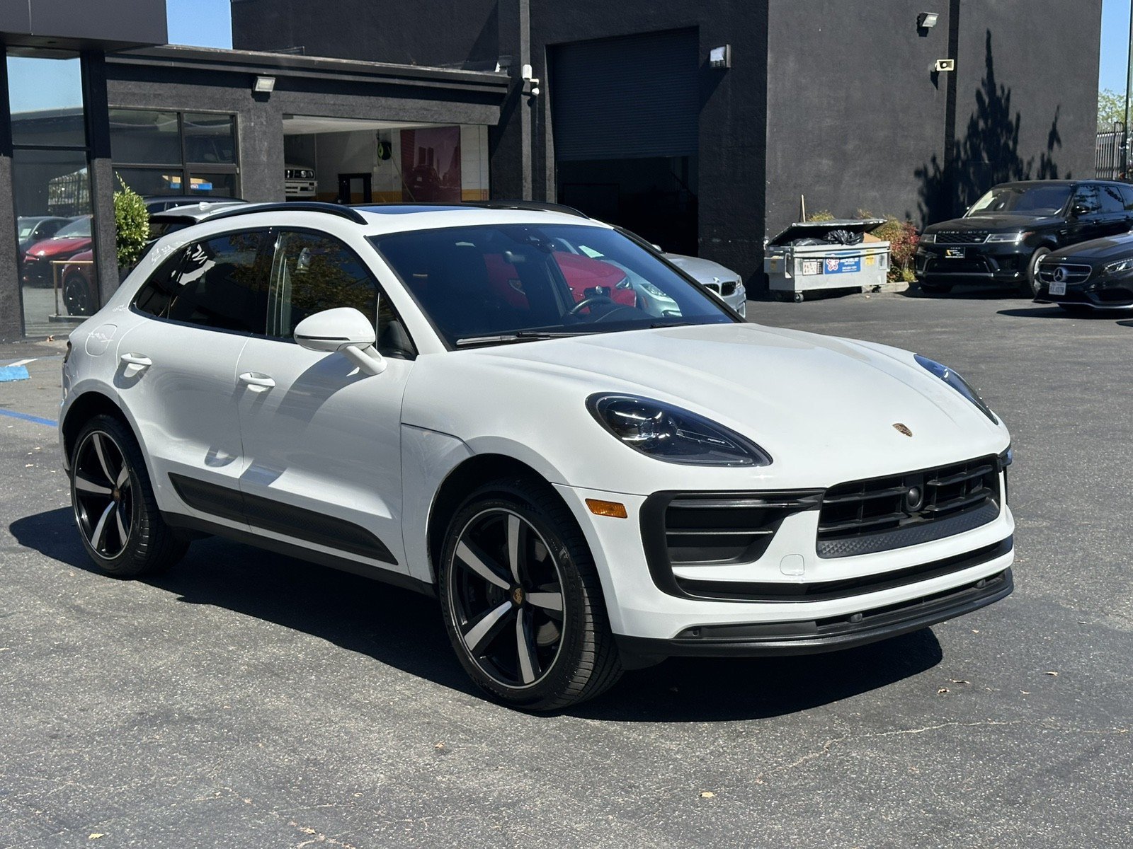 Used 2023 Porsche Macan AWD/4WD image 7