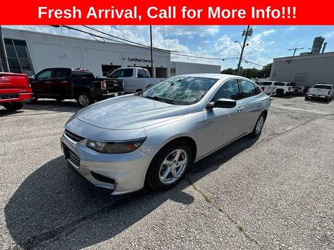 Used 2017 Chevrolet Malibu LS FWD image 3
