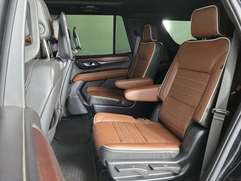 Used 2023 GMC Yukon Denali Ultimate AWD/4WD image 12