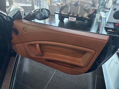 Used 2014 Ferrari California image 19