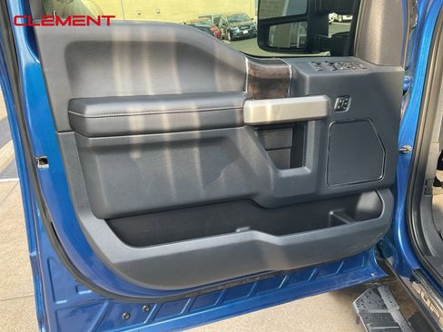 Used 2022 Ford F250 Lariat w/ Black Appearance Package image 27