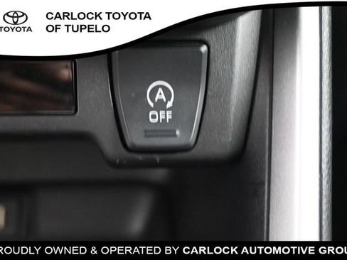 Used 2025 Toyota RAV4 XLE FWD image 32