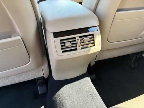 Used 2010 Toyota Venza image 17