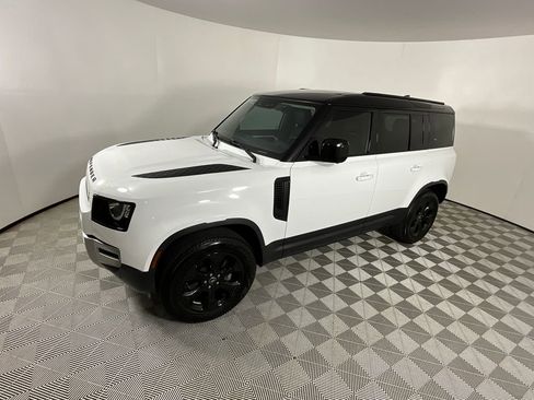 Used 2023 Land Rover Defender 110 S image 9