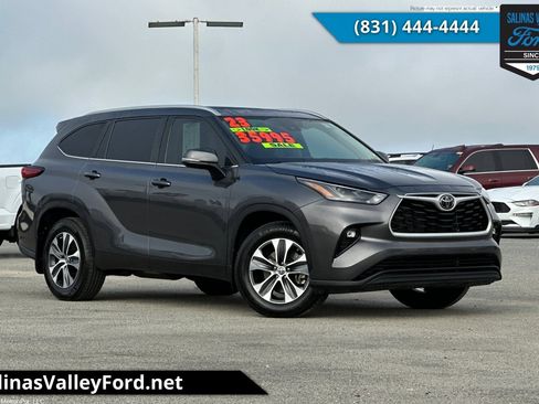 Used 2023 Toyota Highlander XLE AWD/4WD image 1