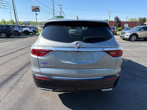 Used 2023 Buick Enclave Essence AWD/4WD image 4