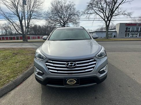 Used 2014 Hyundai Santa Fe GLS image 2