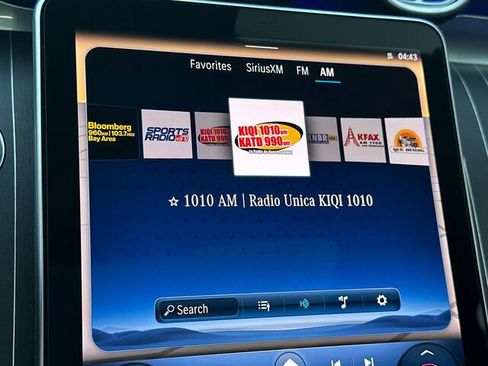 Used 2025 Mercedes-Benz C 300 Sedan image 23