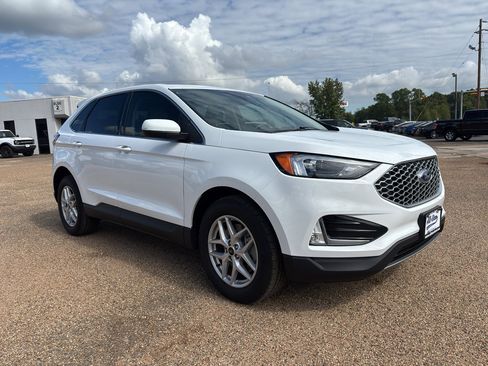 Used 2024 Ford Edge SEL w/ Convenience Package image 7