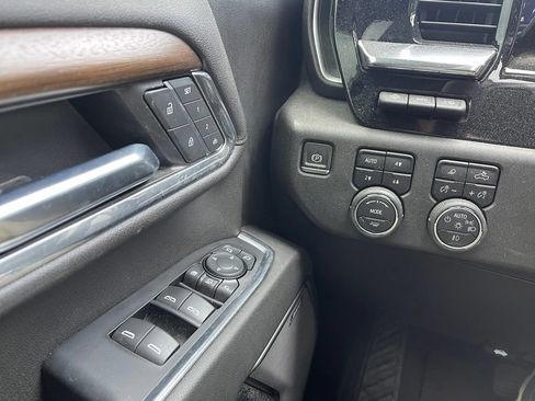 Used 2024 Chevrolet Silverado 2500 High Country w/ Technology Package AWD/4WD image 12