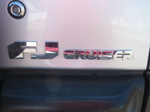 Used 2007 Toyota FJ Cruiser 4WD w/ Upgrade Pkg 1 image 13