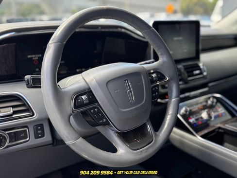 Used 2018 Lincoln Navigator L Select w/ Technology Package RWD image 11