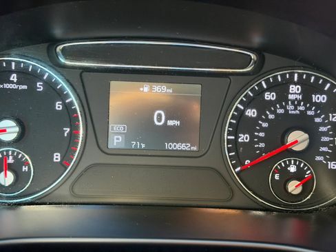 Used 2019 Kia Sorento LX image 23