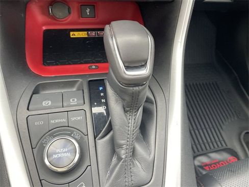 Used 2022 Toyota RAV4 TRD Off-Road image 15