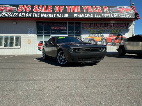 Used 2022 Dodge Challenger GT RWD image 1