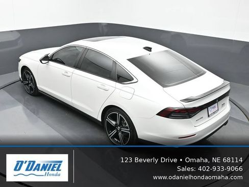 Used 2025 Honda Accord Sport image 15