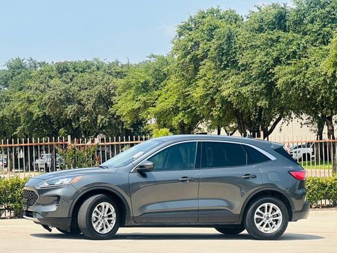 Used 2020 Ford Escape SE FWD image 4