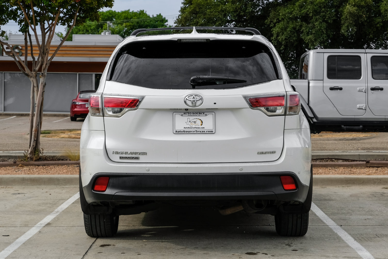 Used 2016 Toyota Highlander Limited w/ Driver Technology Package FWD image 9