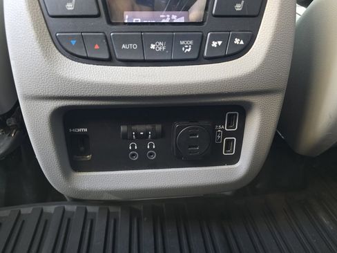 Used 2021 Honda Pilot Touring image 50