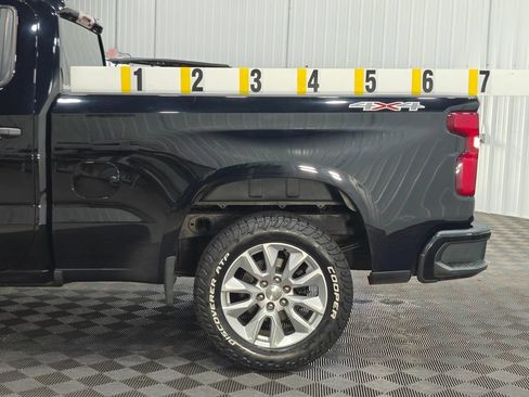 Used 2021 Chevrolet Silverado 1500 Custom AWD/4WD image 23