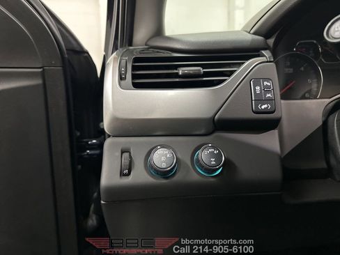 Used 2019 Chevrolet Suburban LT image 37