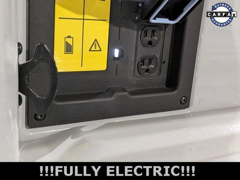 Used 2023 Ford F150 Lightning XLT image 9