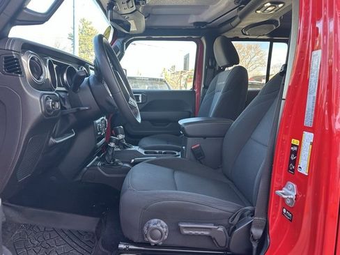 Used 2023 Jeep Gladiator Overland image 10
