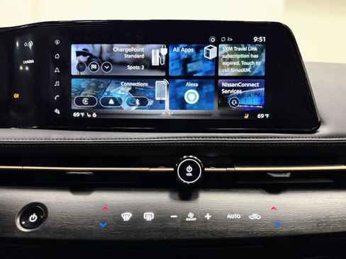 Used 2024 Nissan Ariya AWD image 25