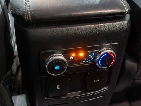 Used 2022 Ford Explorer XLT w/ Equipment Group 202A AWD/4WD image 17